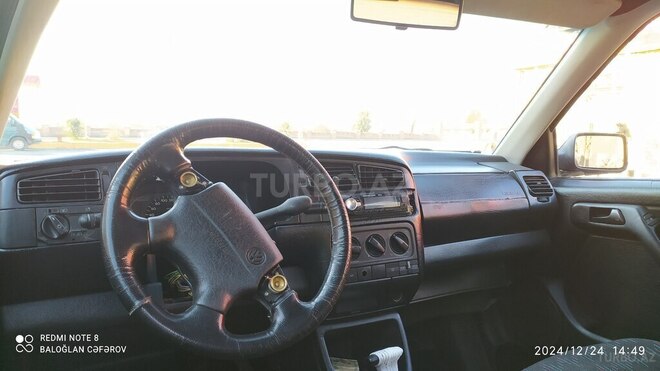 Volkswagen Golf 1997, 280,000 km - 1.8 l - Şəki