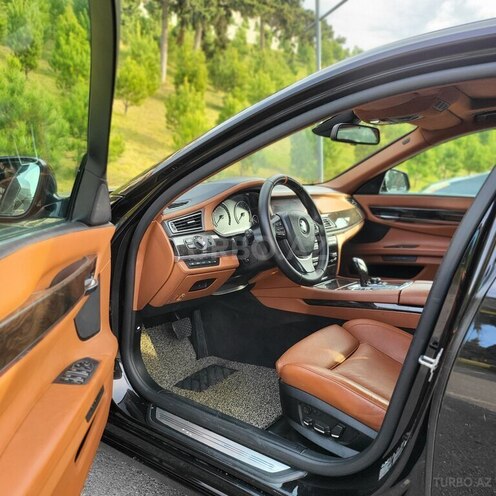 BMW 750 2011, 250,000 km - 4.4 l - Bakı
