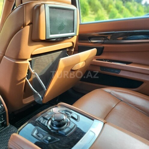 BMW 750 2011, 250,000 km - 4.4 l - Bakı