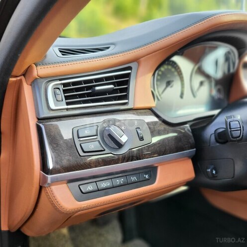 BMW 750 2011, 250,000 km - 4.4 l - Bakı