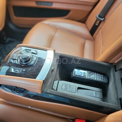 BMW 750 2011, 250,000 km - 4.4 l - Bakı