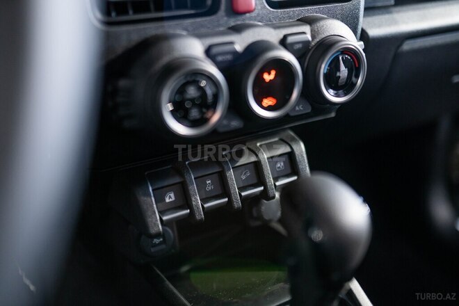 Suzuki Jimny-10