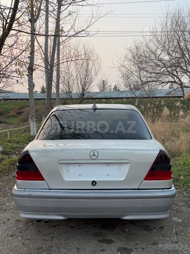Mercedes C 220 1995, 259,000 km - 2.2 l - Şirvan