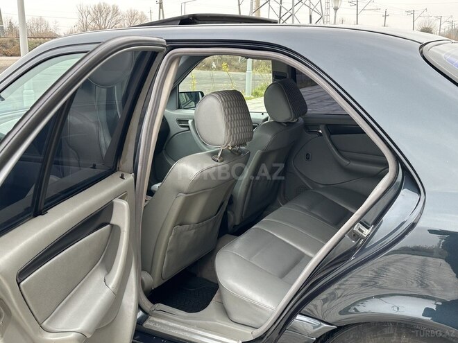 Mercedes C 200 1999, 286,000 km - 2.0 л - Saatlı