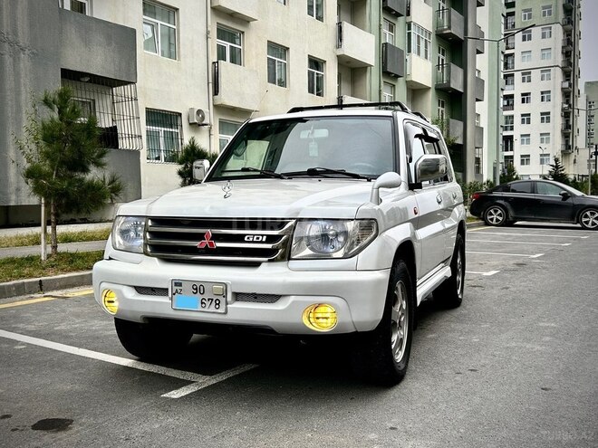 Mitsubishi Pajero io 2001, 290,000 km - 2.0 л - Bakı