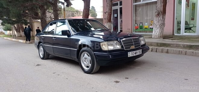 Mercedes E 220 1995, 330,412 km - 2.2 l - Xırdalan