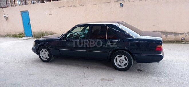 Mercedes E 220 1995, 330,412 km - 2.2 l - Xırdalan