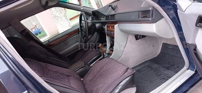 Mercedes E 220 1995, 330,412 km - 2.2 l - Xırdalan