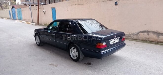 Mercedes E 220 1995, 330,412 km - 2.2 l - Xırdalan