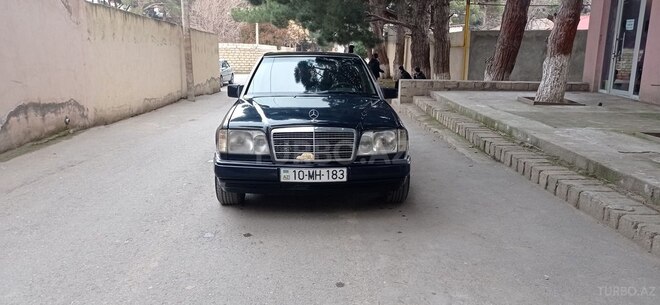 Mercedes E 220 1995, 330,412 km - 2.2 l - Xırdalan