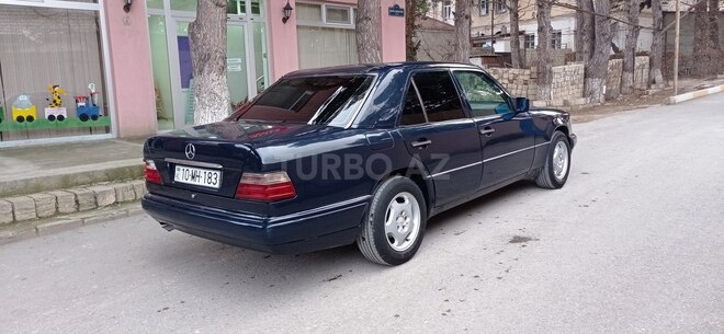 Mercedes E 220 1995, 330,412 km - 2.2 l - Xırdalan