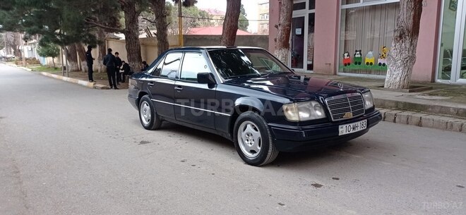 Mercedes E 220 1995, 330,412 km - 2.2 l - Xırdalan