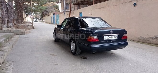 Mercedes E 220 1995, 330,412 km - 2.2 l - Xırdalan