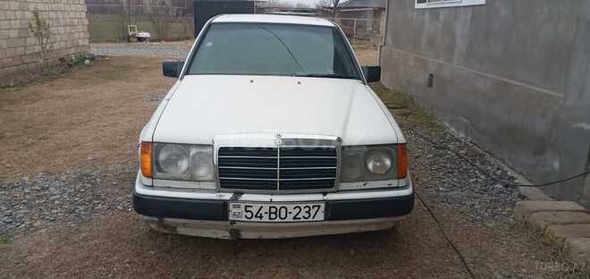 Mercedes E 200 d 1987, 234,234 km - 2.0 l - Sabirabad