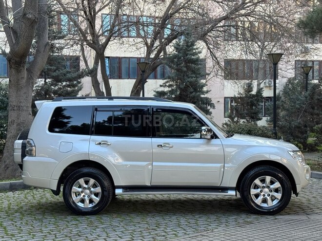 Mitsubishi Pajero 2013, 143,000 km - 3.5 л - Bakı