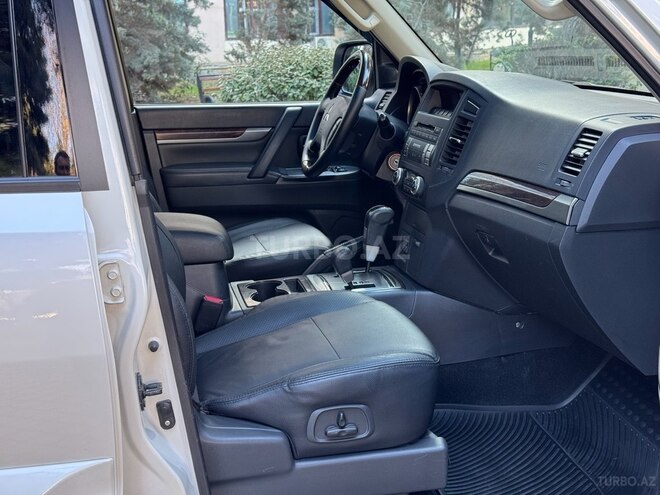 Mitsubishi Pajero 2013, 143,000 km - 3.5 л - Bakı