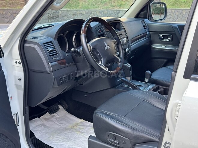 Mitsubishi Pajero 2013, 143,000 km - 3.5 л - Bakı