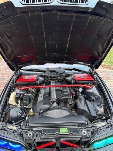 BMW 528 2000, 239,000 km - 2.8 l - Bakı