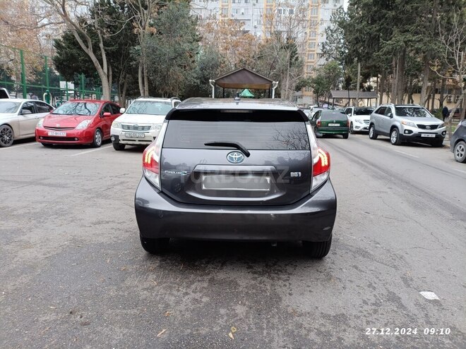 Toyota Prius C 2015, 222,000 km - 1.5 л - Bakı