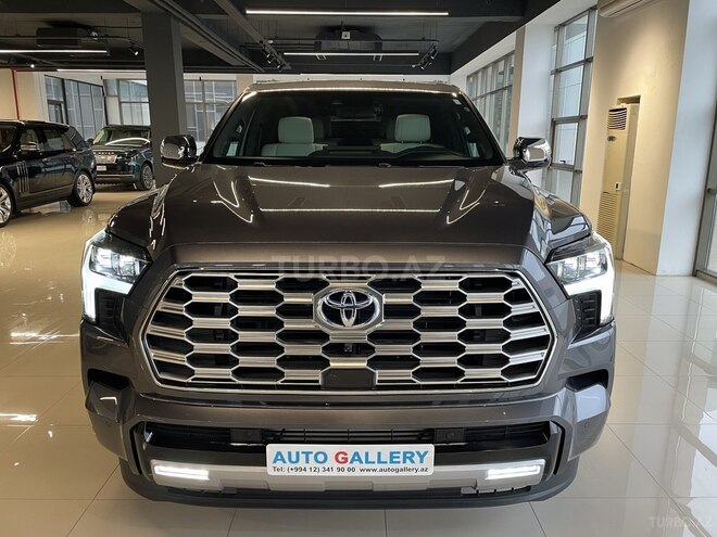 Toyota Sequoia-1