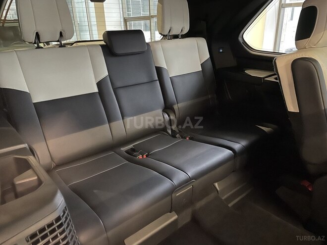 Toyota Sequoia-15