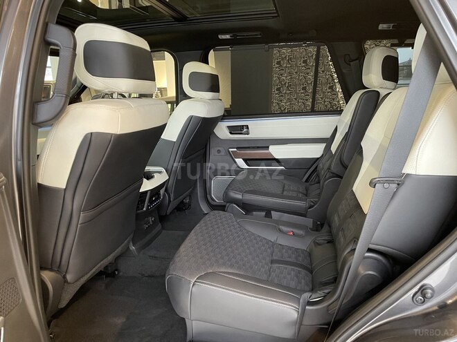 Toyota Sequoia-13