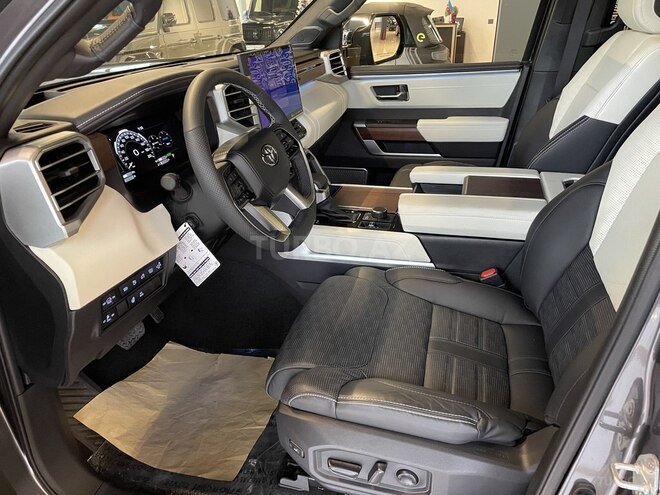 Toyota Sequoia-7