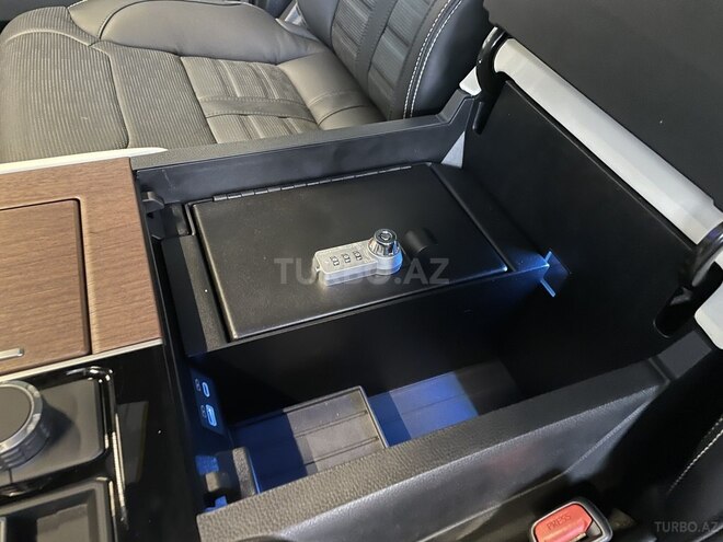 Toyota Sequoia-18