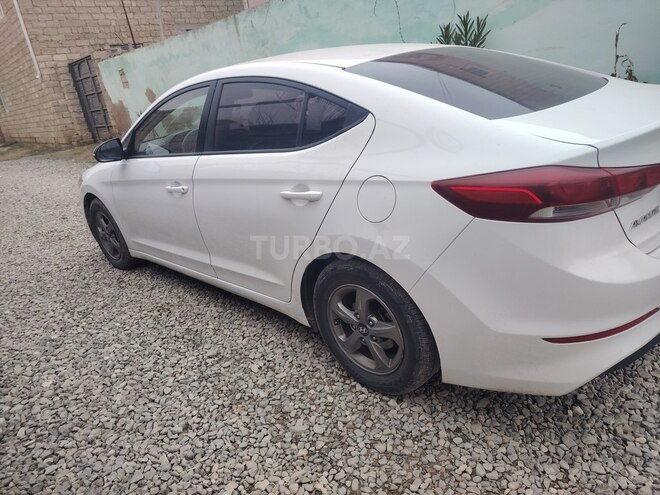 Hyundai Avante 2017, 155,800 km - 1.6 l - Bakı