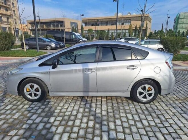 Toyota Prius 2014, 649,400 km - 1.8 л - Bakı