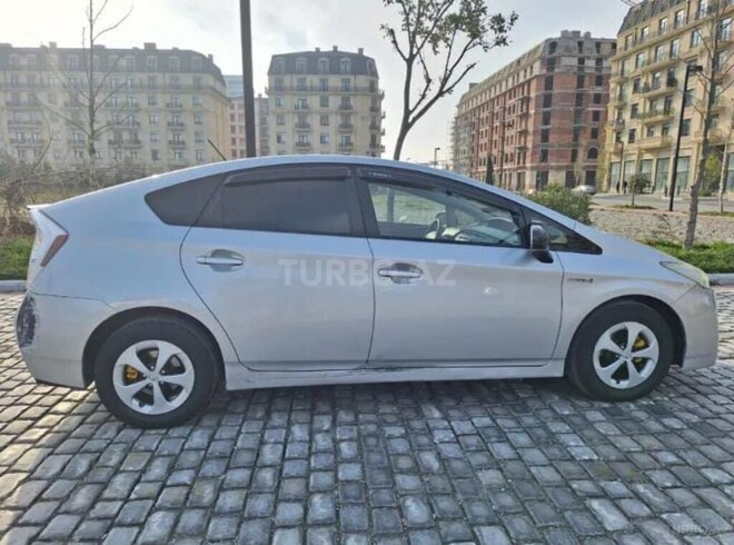 Toyota Prius 2014, 649,400 km - 1.8 л - Bakı