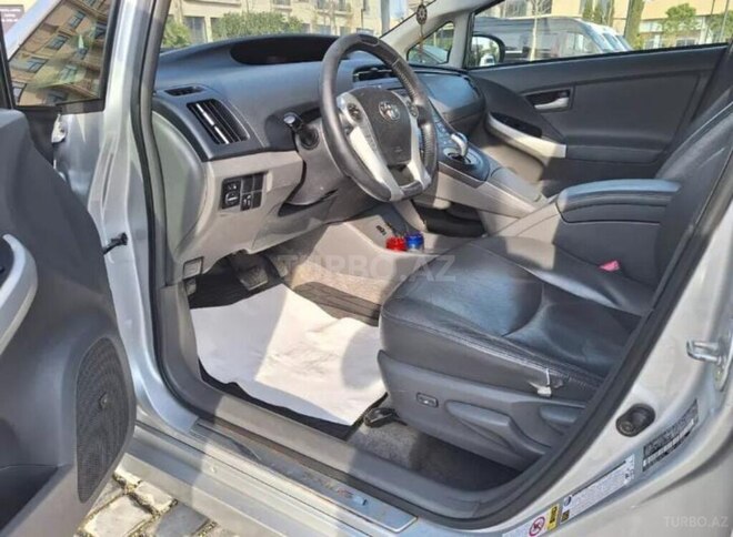 Toyota Prius 2014, 649,400 km - 1.8 л - Bakı