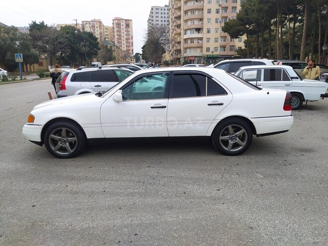 Mercedes C 180 1995, 325,469 km - 1.8 l - Bakı