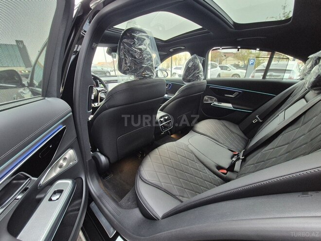 Mercedes E 350 e-11