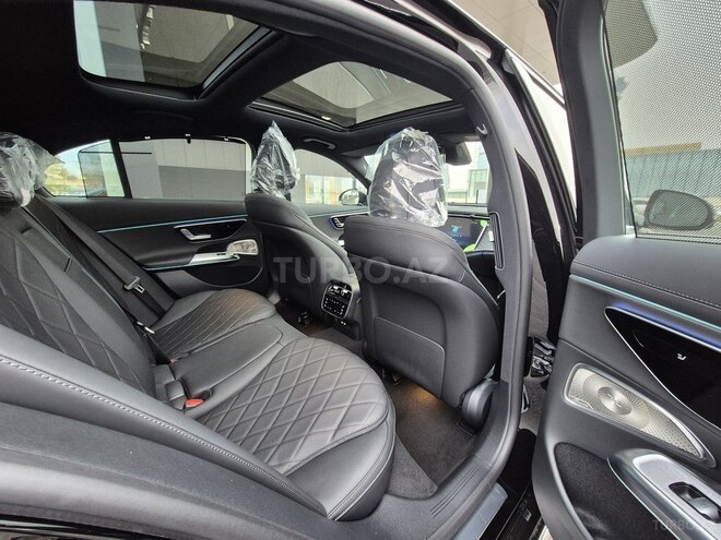 Mercedes E 350 e-13