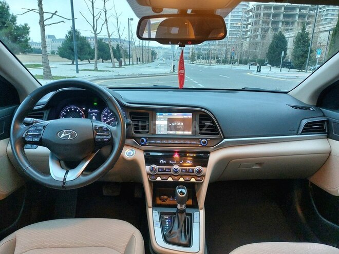 Hyundai Elantra 2018, 101,389 km - 2.0 l - Bakı