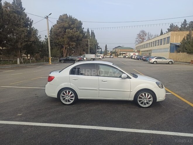 Kia Rio 2010, 320,000 km - 1.4 l - Sabirabad
