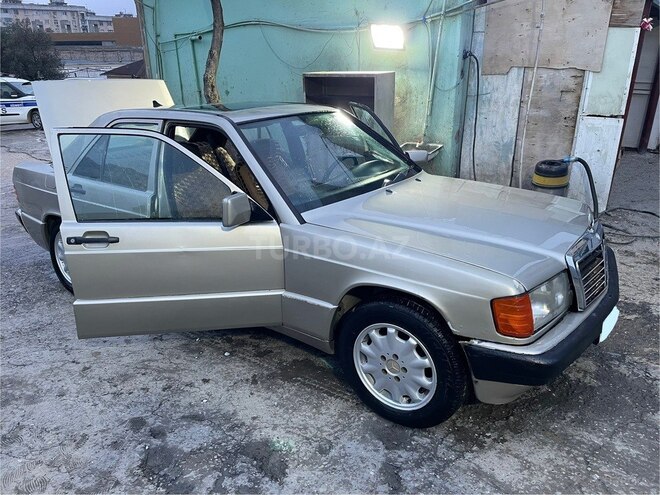 Mercedes 190 1990, 134,673 km - 2.0 l - Bakı
