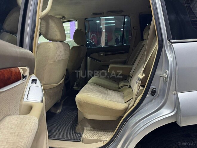 Toyota Land Cruiser Prado-8