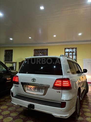 Toyota Land Cruiser-7