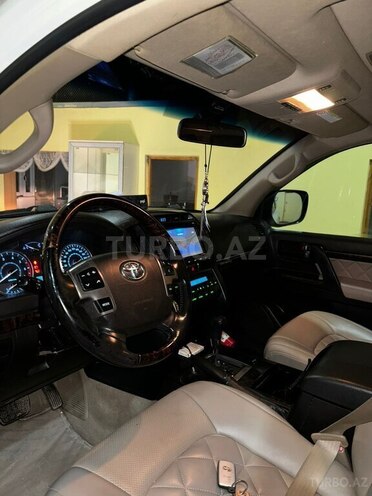 Toyota Land Cruiser-10