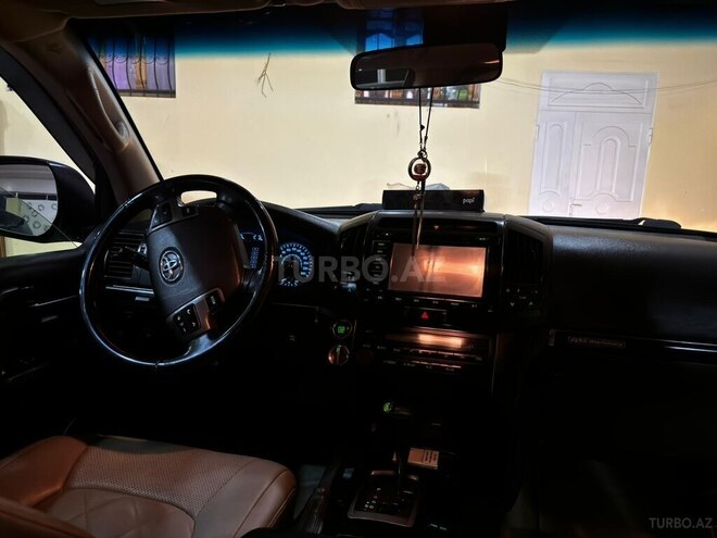 Toyota Land Cruiser-8