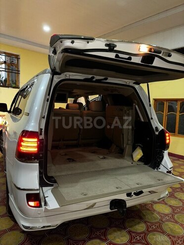 Toyota Land Cruiser-6