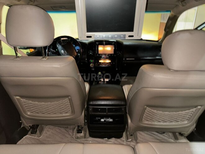 Toyota Land Cruiser-12