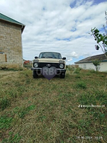 LADA (VAZ) Niva 1997, 175,000 km - 1.7 л - Yardımlı