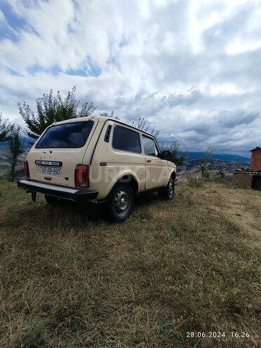LADA (VAZ) Niva 1997, 175,000 km - 1.7 л - Yardımlı