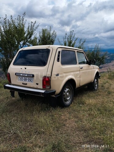 LADA (VAZ) Niva 1997, 175,000 km - 1.7 л - Yardımlı