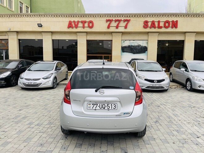 Nissan Note-7