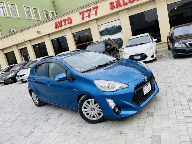 Toyota Aqua-2