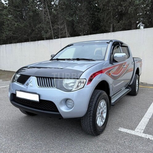 Mitsubishi L200 2010, 198,500 km - 2.5 l - Bakı